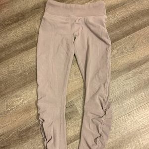 Lululemon full length lavender leggings.